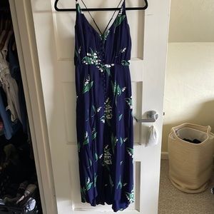 Urban Outfitts Floral Size 4 Blue Midi Dress